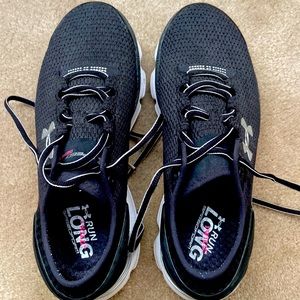 WORN ONCE Under Armour Black Sneakers